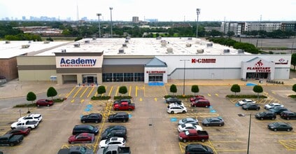 8715 West Loop S, Houston, TX to rent Building Photo- Image 2 of 4