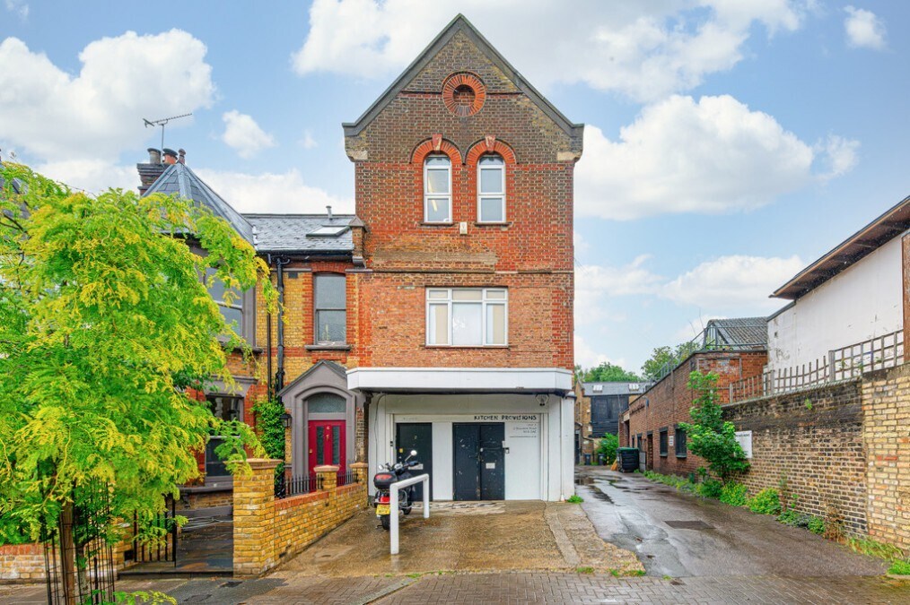 2 Bouverie Rd, London to rent Building Photo- Image 1 of 5