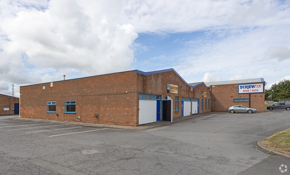 Corringham Rd, Gainsborough for rent - Building Photo - Image 1 of 13