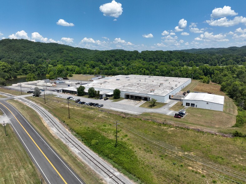 320 JD Yarnell Industrial Pky, Clinton, TN for sale - Aerial - Image 2 of 6