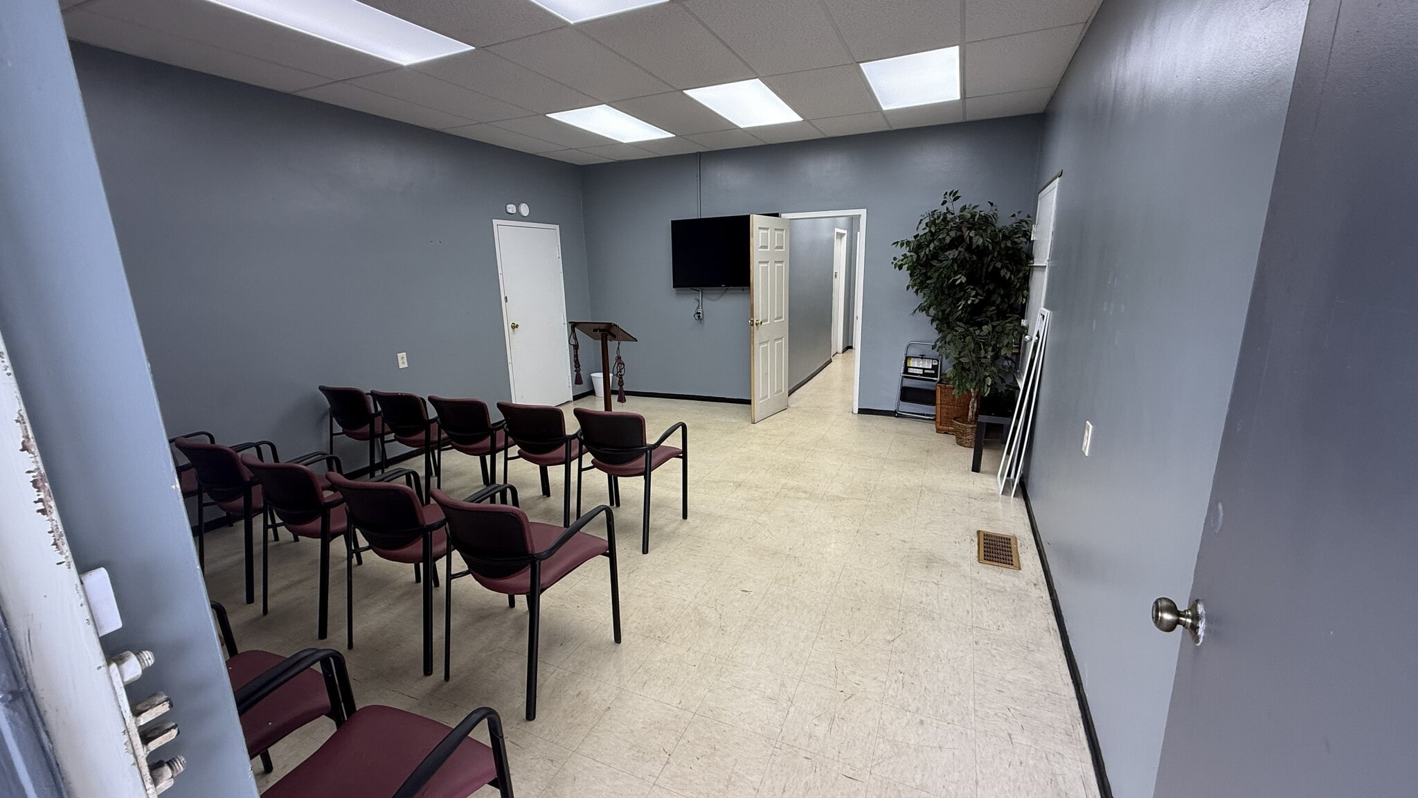 2921-2937 Gibbon Rd, Charlotte, NC to rent Interior Photo- Image 1 of 10