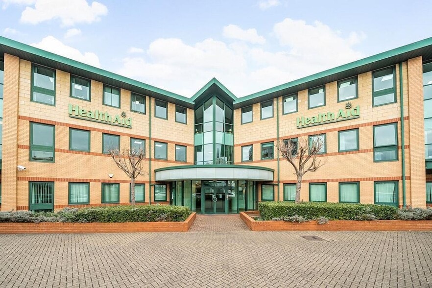 Marlborough Hl, Harrow to rent - Building Photo - Image 1 of 28