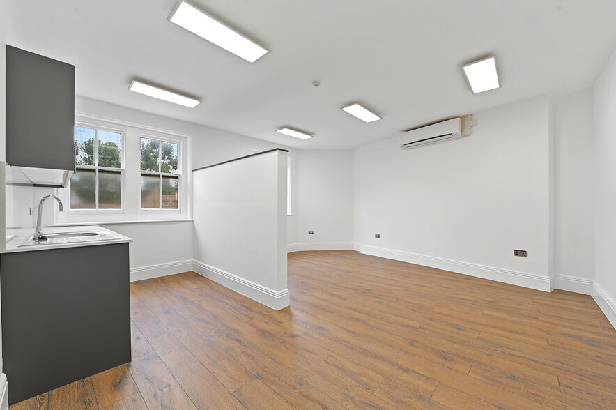 94 Kensington High St, London for rent - Interior Photo - Image 1 of 25