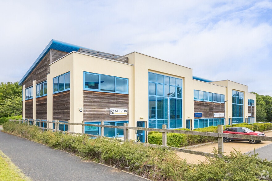 1-4 Whittle Ct, Milton Keynes to rent - Primary Photo - Image 1 of 3