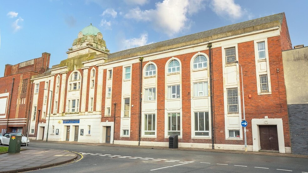 Grimsby, Grimsby for sale - Primary Photo - Image 1 of 1