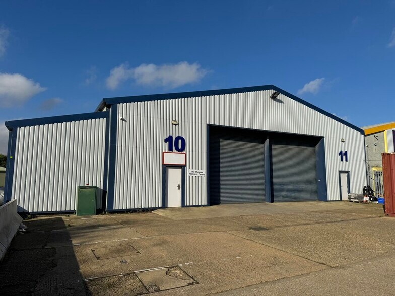 6-12 Bevan Close, Wellingborough to rent - Building Photo - Image 3 of 4