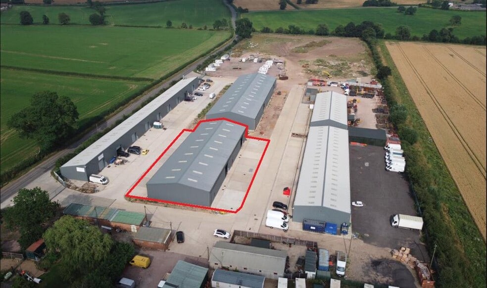 Eastern Way, Heath And Reach to rent - Building Photo - Image 1 of 9