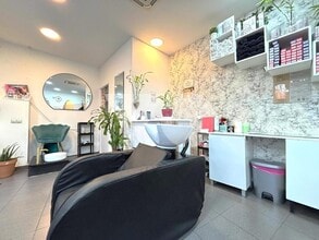 Retail in Madrid, Madrid to rent Interior Photo- Image 1 of 3