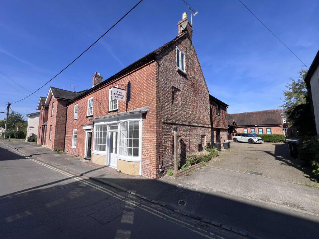 34A Provost St, Fordingbridge to rent Primary Photo- Image 1 of 7