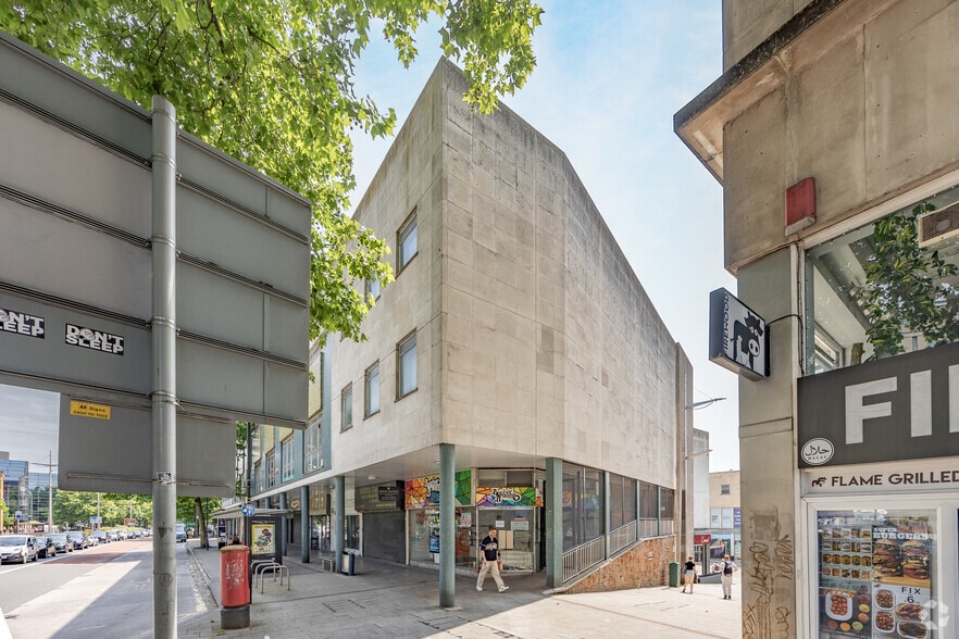 24-40 Bond St, Bristol to rent - Building Photo - Image 3 of 3