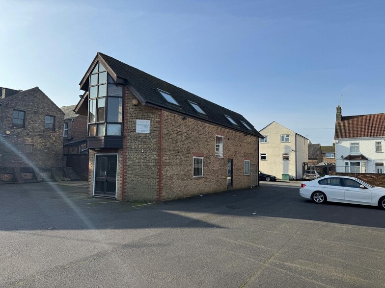 63-65, 67 & 69 Oundle Road portfolio of 3 properties for sale on LoopNet.co.uk - Building Photo - Image 2 of 11