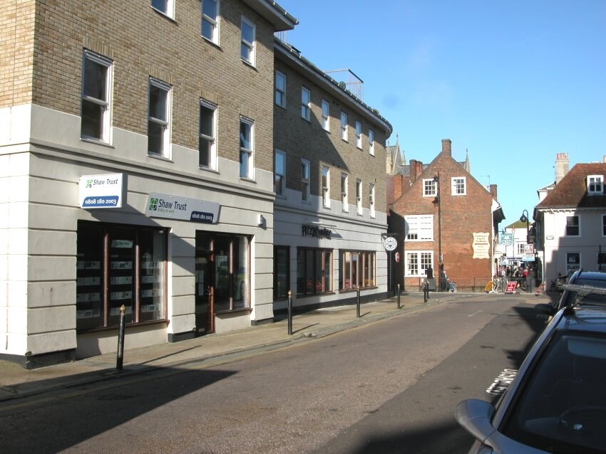 Pyle St, Newport PO30 1JA UK