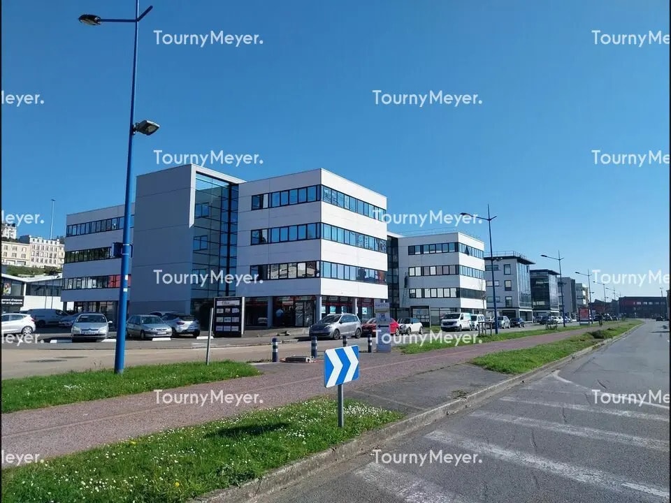 Location Bureaux 220 m² - Photo 1
