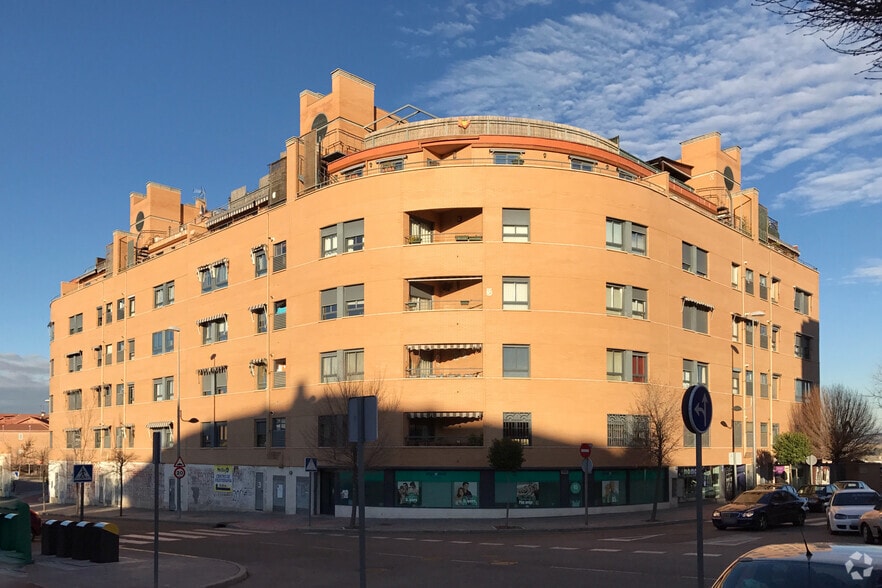 Calle Presidente Felipe González, 4, Arganda del Rey, Madrid to rent - Building Photo - Image 2 of 2