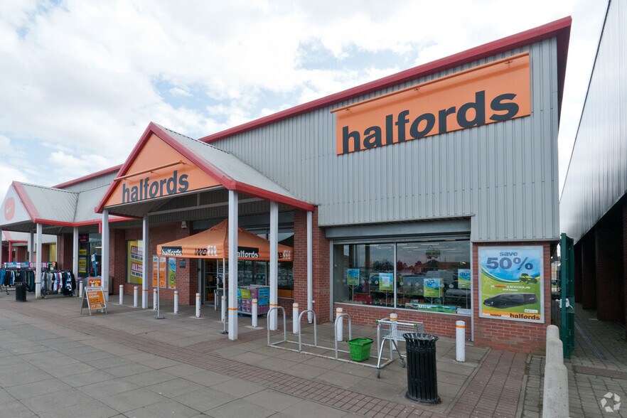 Phoenix Park Way, Corby for sale - Primary Photo - Image 1 of 1