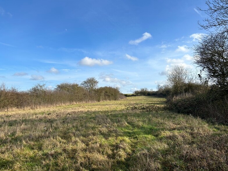 89 High St, Yardley Hastings for sale - Building Photo - Image 2 of 10