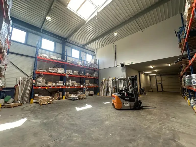 Light Industrial in Cormeilles-en-Parisis to rent Interior Photo- Image 1 of 7