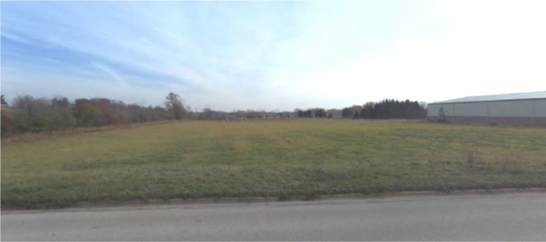 Office building and adjacent land portfolio of 3 properties for sale on LoopNet.co.uk - Primary Photo - Image 2 of 3