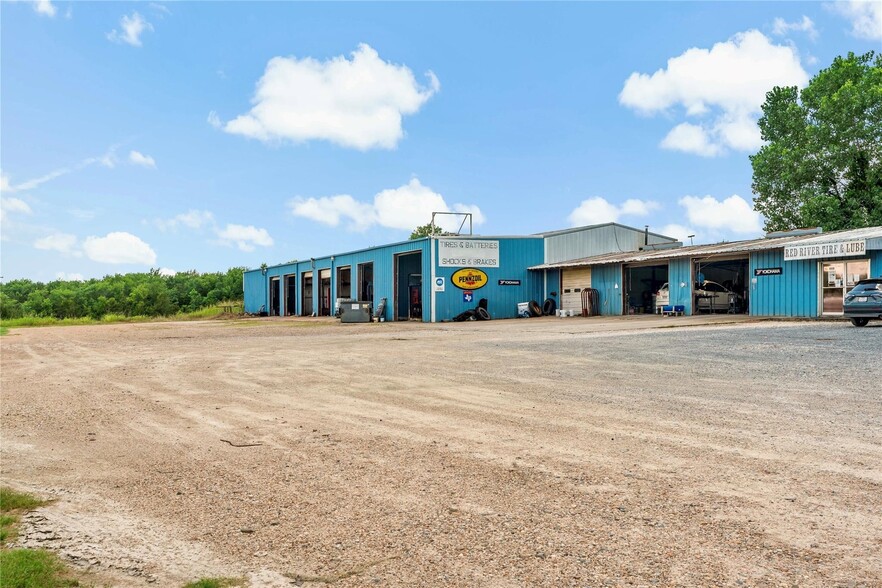 2208 W Main St, Clarksville, TX for sale - Building Photo - Image 1 of 11