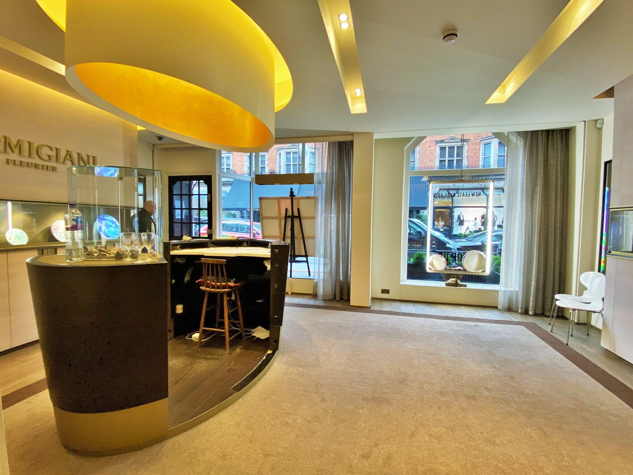 97 Mount St, London for sale Interior Photo- Image 1 of 1