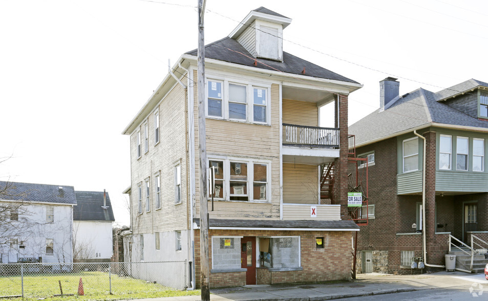 642 W Pittsburgh St, Greensburg, PA for sale - Primary Photo - Image 1 of 1