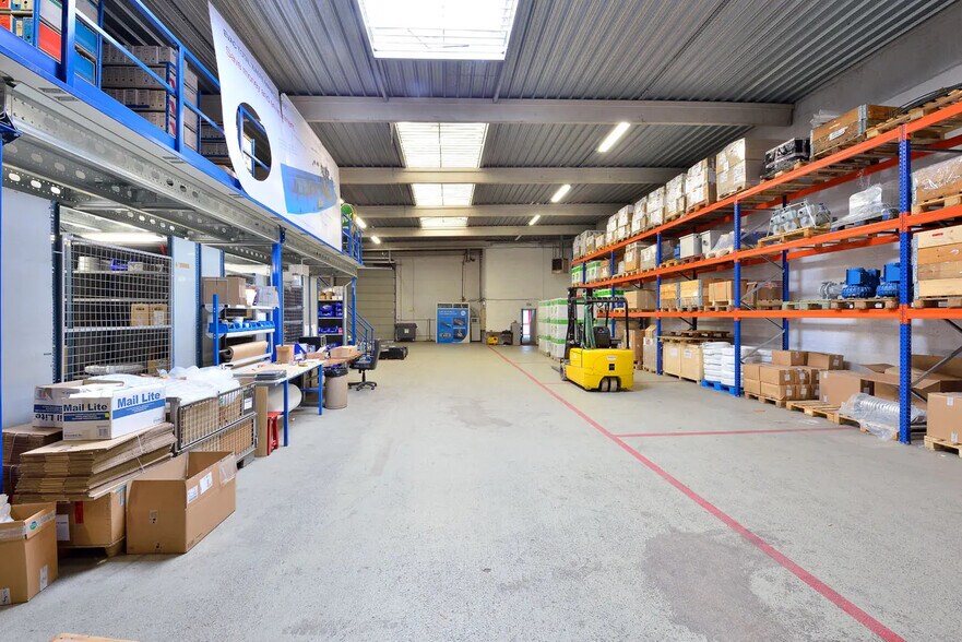 37 Avenue Du Gros Chêne, Herblay-sur-Seine to rent - Interior Photo - Image 2 of 7