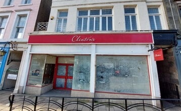 62 High St, Montrose to rent Building Photo- Image 1 of 3