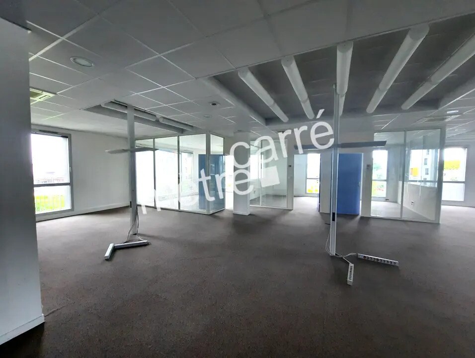 Office in Saint-Herblain to rent Interior Photo- Image 1 of 6