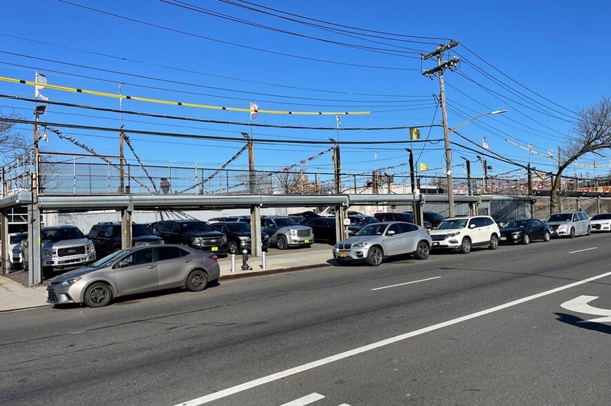 120-41 Flatlands Ave, Brooklyn, NY for rent - Building Photo - Image 1 of 1