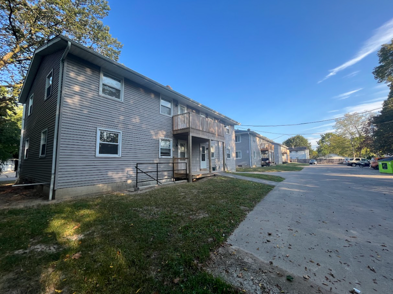 Waukesha 58 Multifamily Portfolio portfolio of 3 properties for sale on LoopNet.co.uk - Building Photo - Image 3 of 10