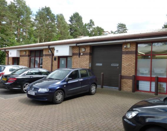 14 Dukes Ride, Crowthorne for sale - Primary Photo - Image 1 of 1