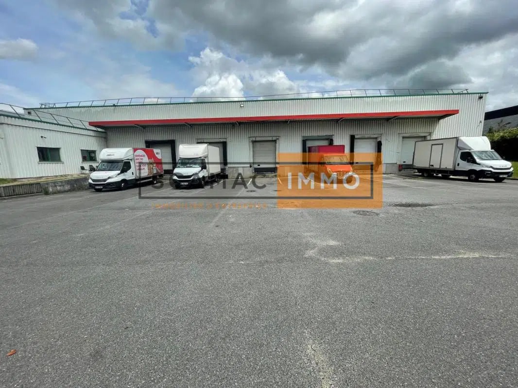 Light Industrial in Mitry-Mory to rent Primary Photo- Image 1 of 4