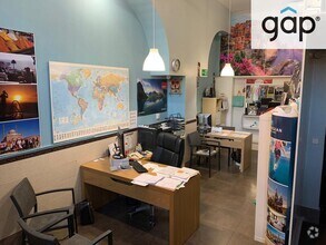 Retail in Cuenca, Cuenca to rent Interior Photo- Image 2 of 3