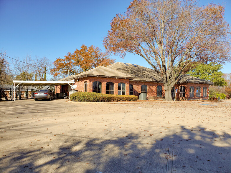 326 Cooper St, Cedar Hill, TX for rent - Building Photo - Image 3 of 17