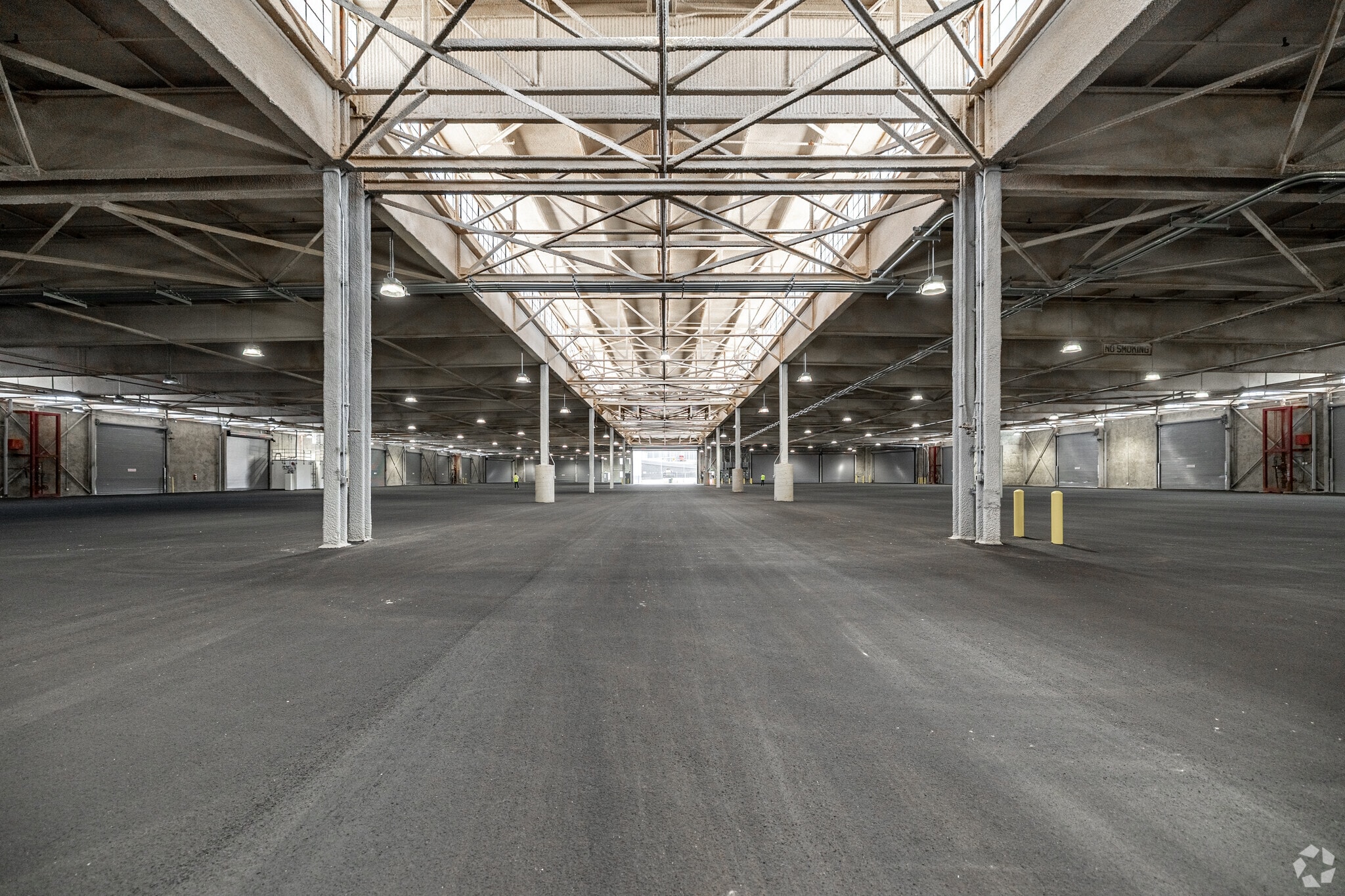 1251 W Pier D St, Long Beach, CA to rent Interior Photo- Image 1 of 10