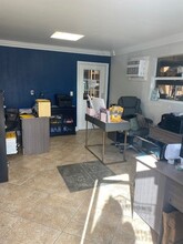 2621 NE 9th Ave, Cape Coral, FL for rent Building Photo- Image 1 of 4