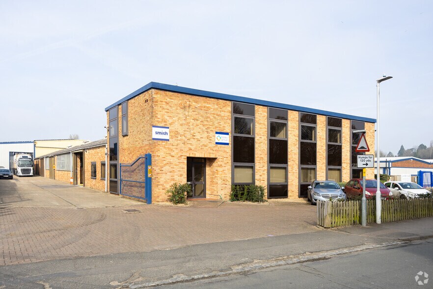 Fircroft Way, Edenbridge for sale - Primary Photo - Image 1 of 1