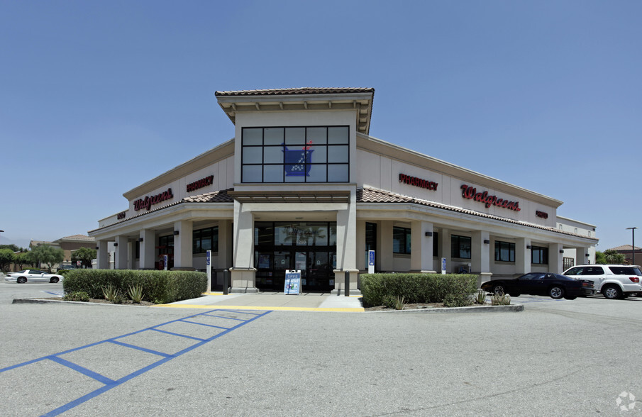 1220-1290 W Foothill Blvd, Rialto, CA for rent - Primary Photo - Image 3 of 6