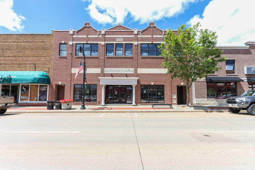 222 S Central Ave, Marshfield, WI for rent - Building Photo - Image 1 of 48