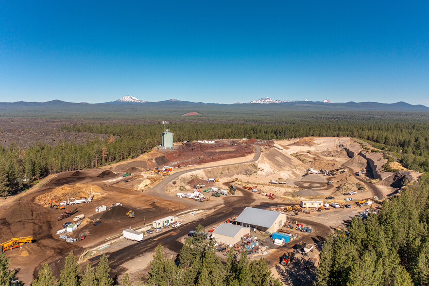 60005 Cinder Butte Rd, Bend, OR for sale - Building Photo - Image 2 of 18