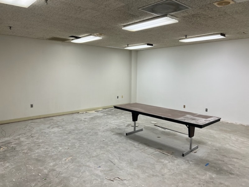 100 N 56th St, Lincoln, NE to rent Interior Photo- Image 1 of 4