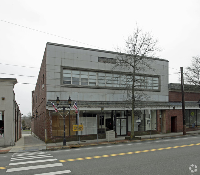 117 E Main St, Riverhead, NY for sale - Building Photo - Image 1 of 1