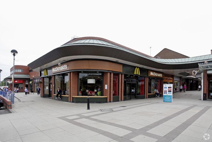 Bradgate Mall, Leicester to rent - Building Photo - Image 3 of 9
