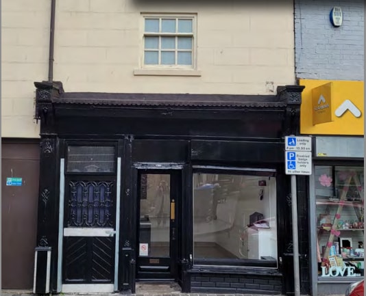 18 Victoria St, Grimsby for sale - Building Photo - Image 2 of 2