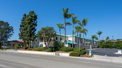 530 Lomas Santa Fe Dr, Solana Beach, CA for rent Building Photo- Image 1 of 4