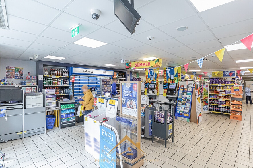 76 Main St, Kilwinning for sale - Building Photo - Image 2 of 20