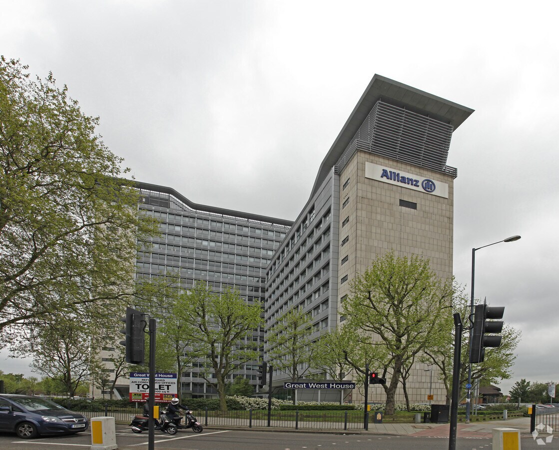 Great West Rd, Brentford TW8 9DF