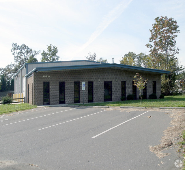 10921 Office Park Dr, Charlotte, NC for sale - Building Photo - Image 1 of 1