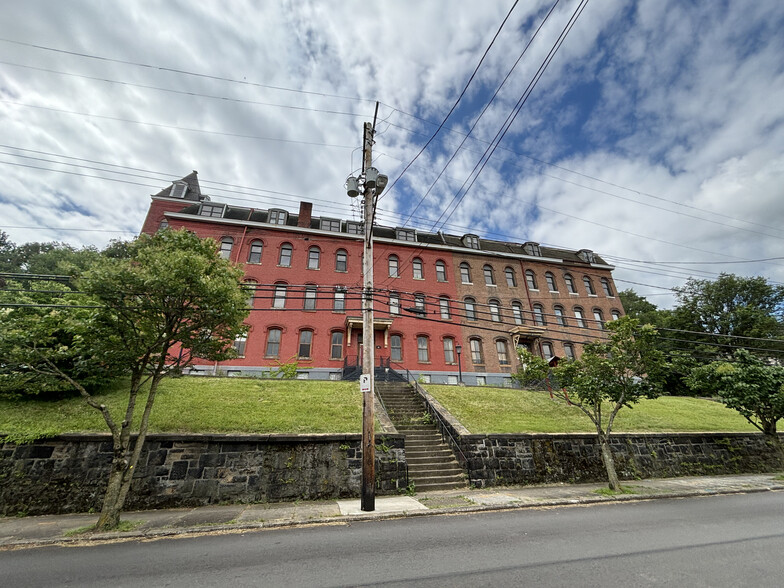 32-40 Pius St, Pittsburgh, PA for sale - Primary Photo - Image 1 of 8