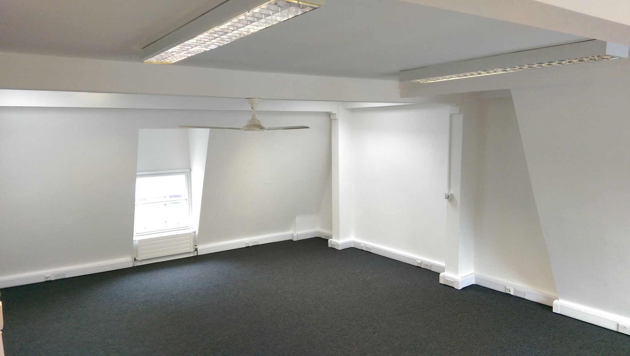42-46 High St, Kingston Upon Thames to rent Interior Photo- Image 1 of 3